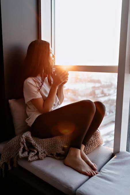 mujer +40 años divorcio pensando